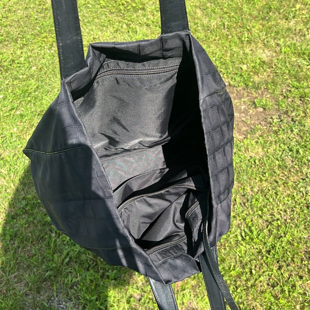 Chanel travel line tote MM Bag - Picture 9 of 14